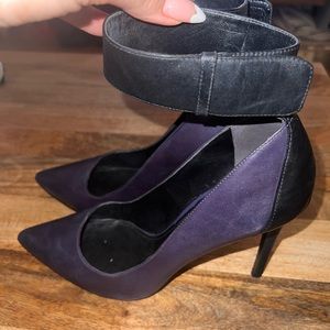 Enzo Angiolini Pumps in Eggplant/Black